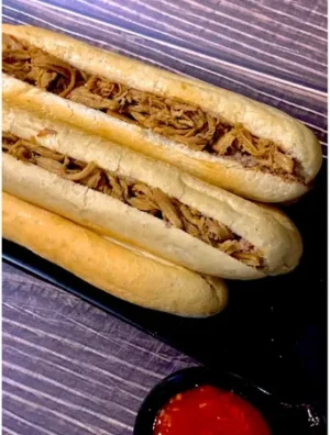 Bánh mì que Pate Gà Xé The Bready bịch 10 bánh